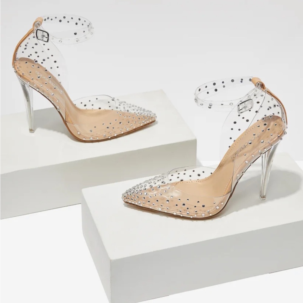 Mika transparent embellished pump